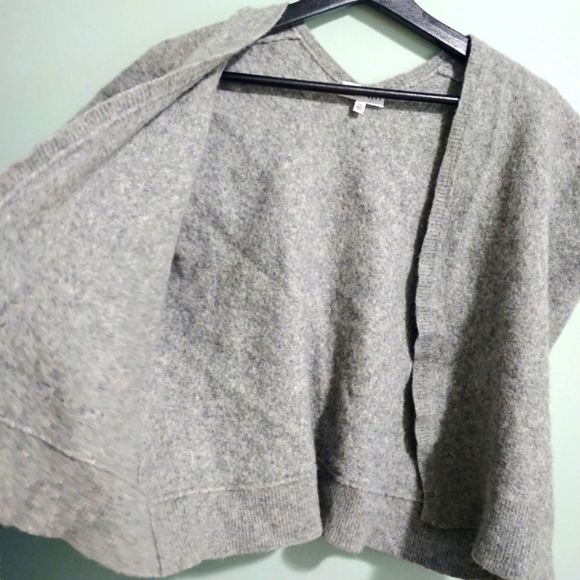 Aritzia Iconic Cape Gray Yak Wool XXS - Picture 3 of 13